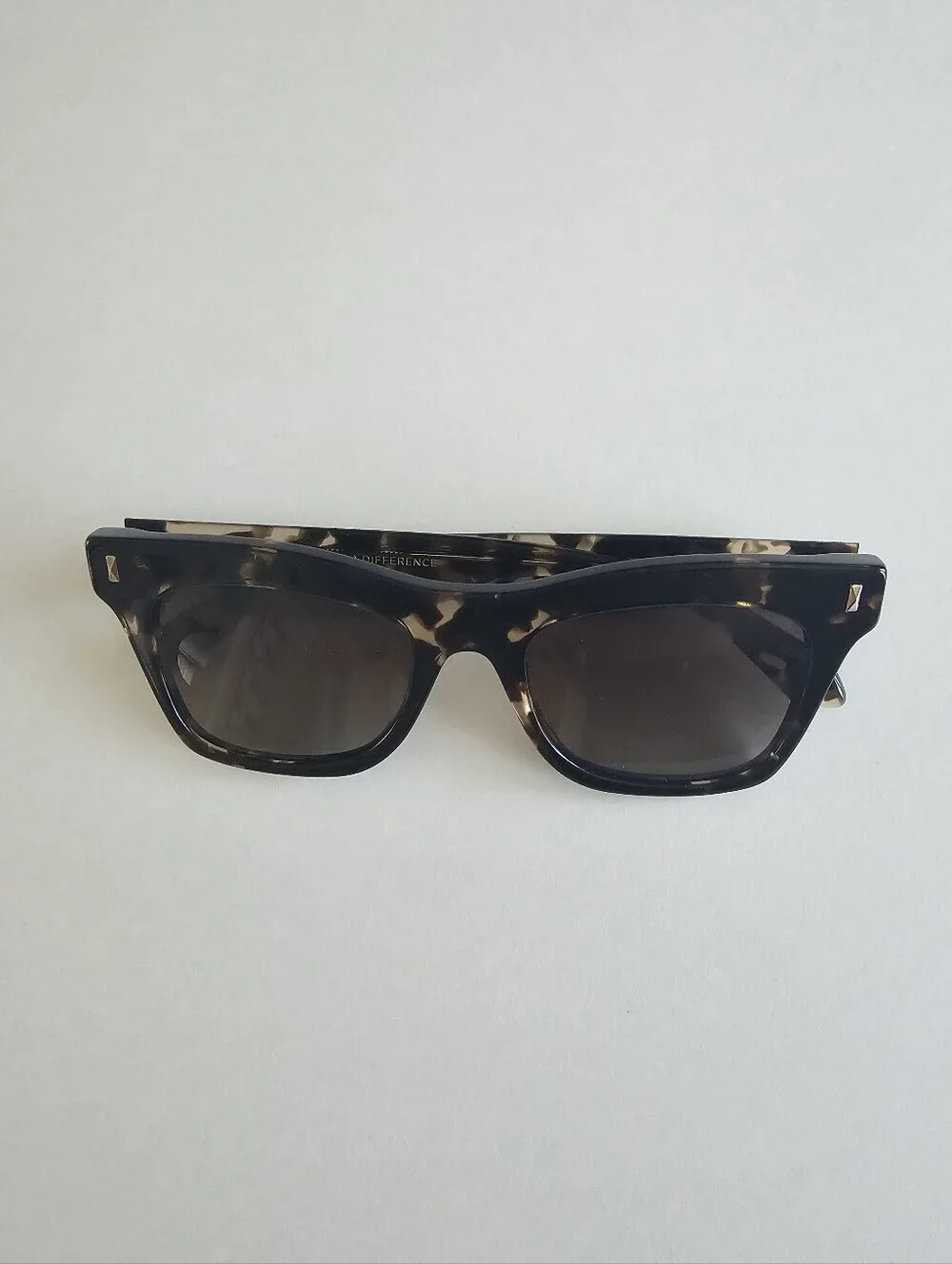 DIFF Eyewear espresso tortoise brown gradient polarized sunglasses